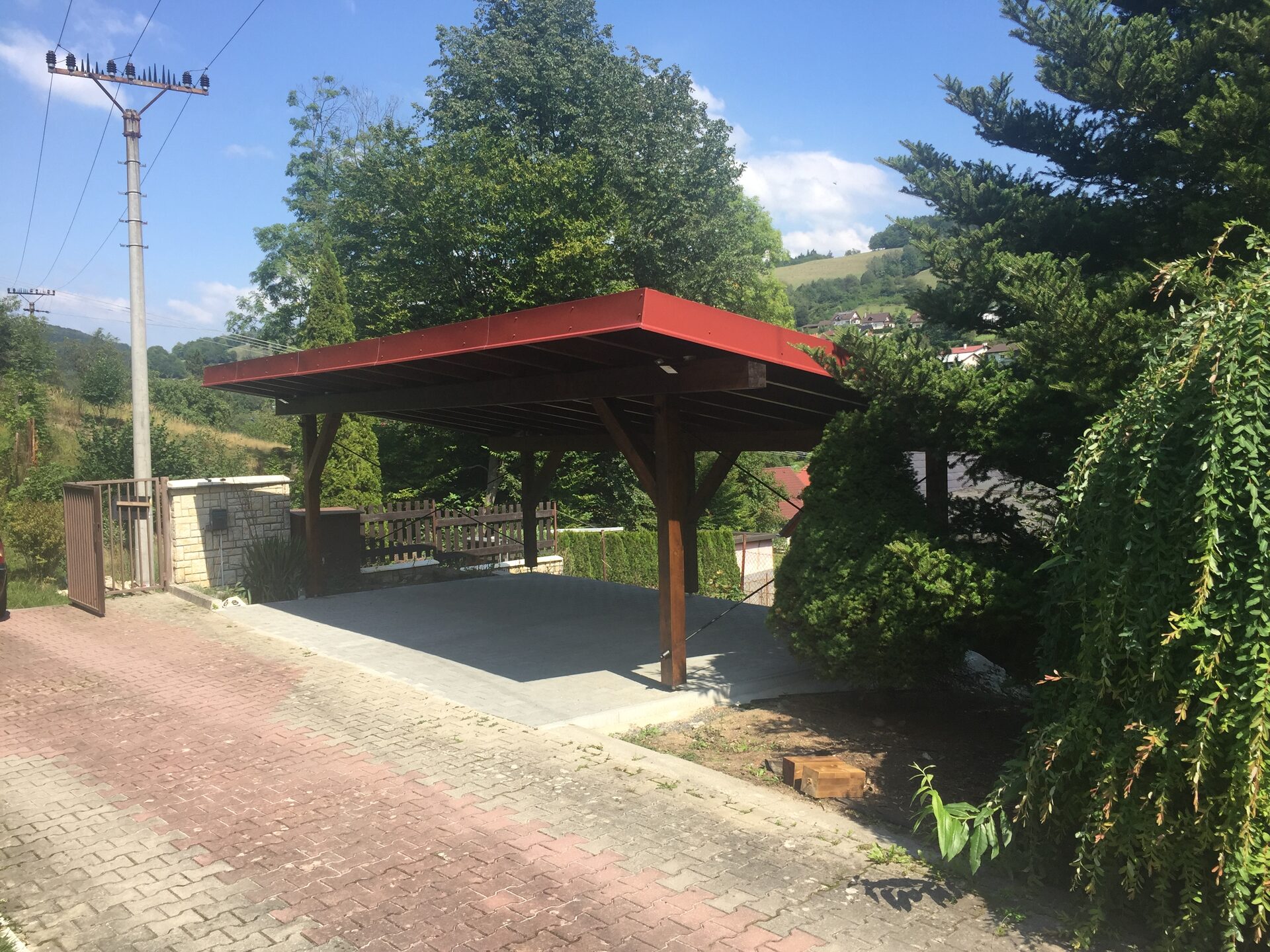Garážové stání — realizace