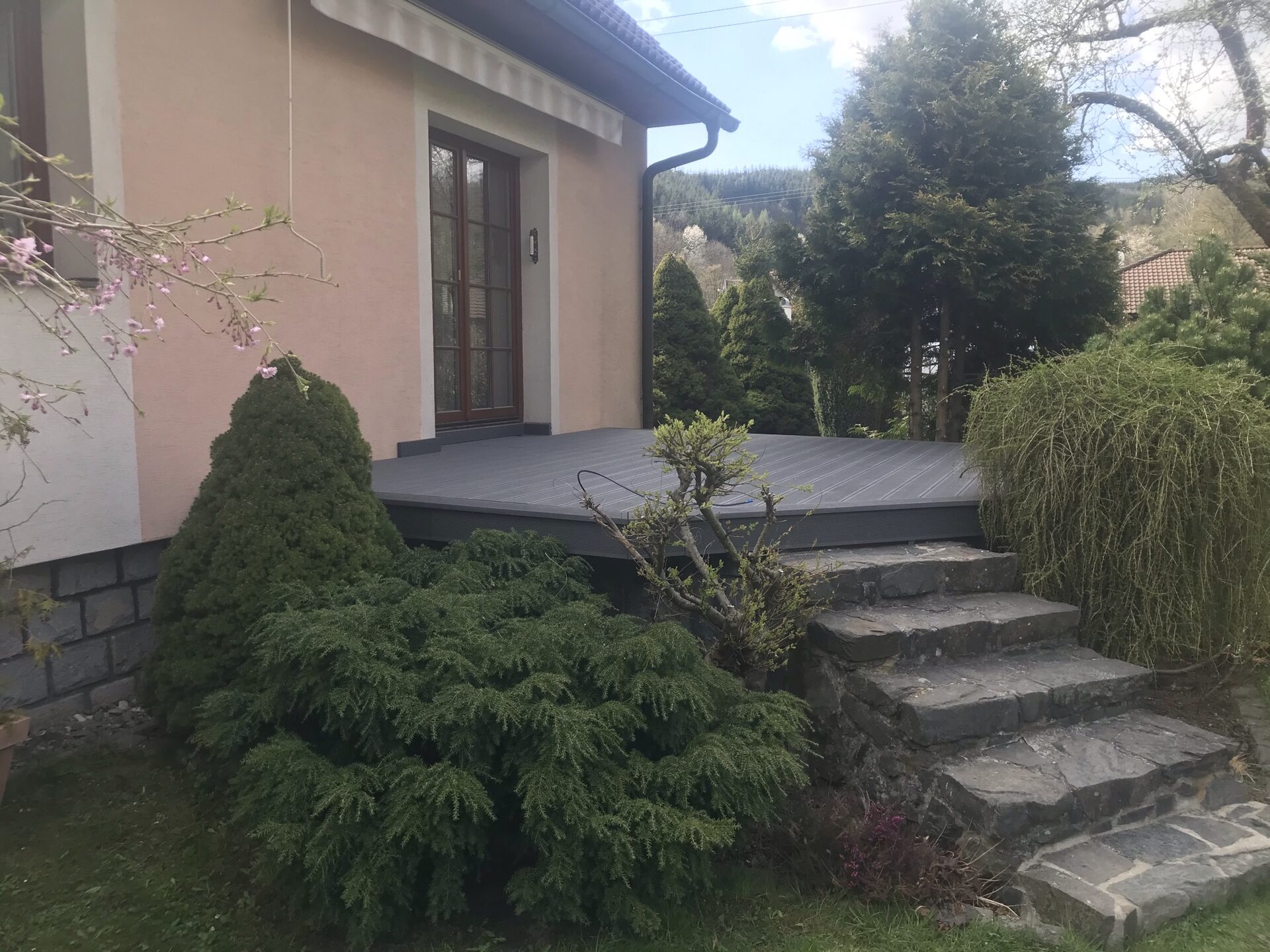 Dřevěná terasa — realizace